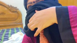 POV: Arab Muslim Maid See Boss's Cock When She Bed Clean Then Hot Maid Give Him Blowjob – Beautiful